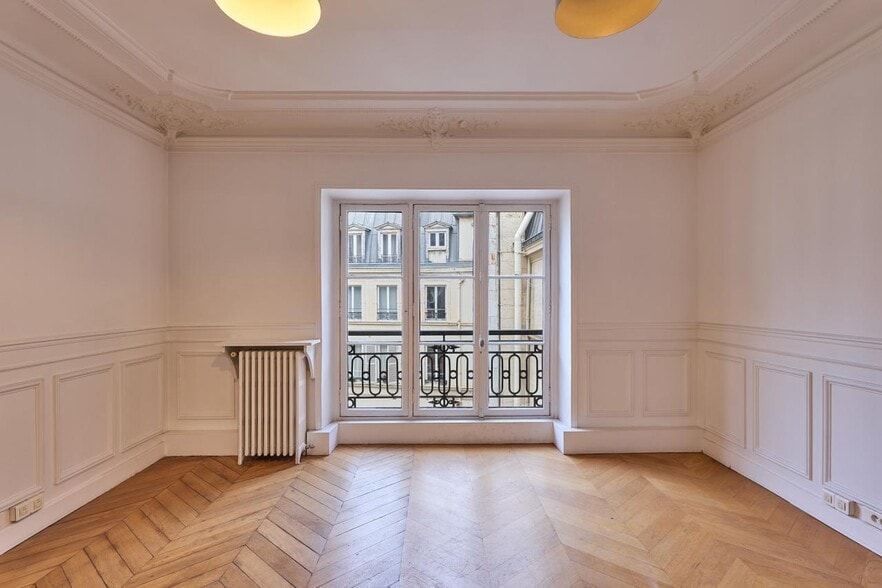176 Rue De Rivoli, Paris for lease - Interior Photo - Image 1 of 8