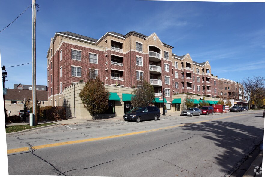 568572 Crescent Blvd, Glen Ellyn, IL 60137