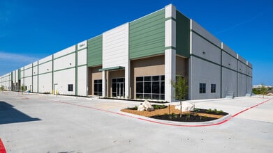 13644 Toepperwein Rd, Live Oak, TX for lease Building Photo- Image 2 of 4