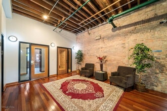 607 W Fulton St, Chicago, IL for lease Lobby- Image 2 of 4