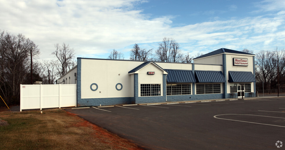 1315 E Dixon Blvd, Shelby, NC for lease - Building Photo - Image 2 of 6