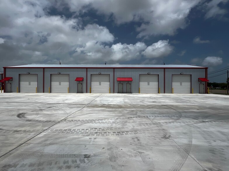 810 Nas Dr, Corpus Christi, TX for lease - Building Photo - Image 2 of 6