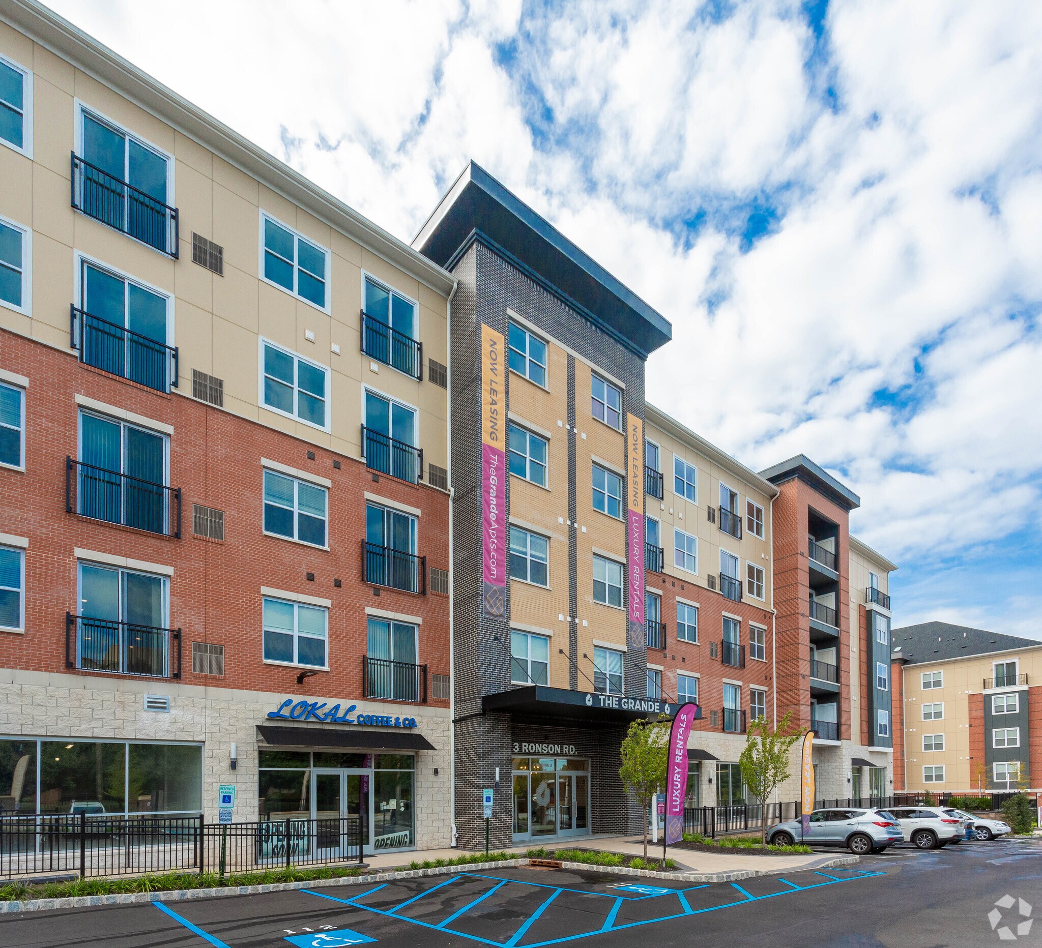 3 Ronson Rd, Iselin, NJ for sale Primary Photo- Image 1 of 1