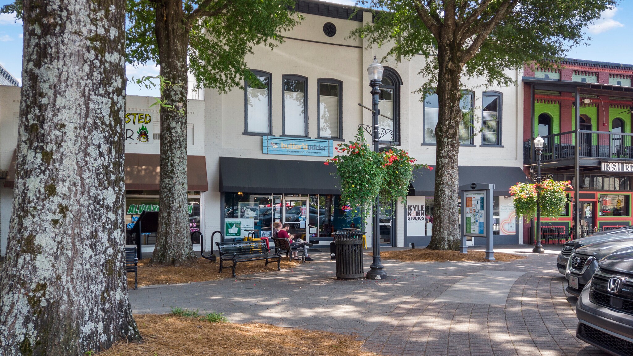 207-208 Adamson Sq, Carrollton, GA for sale Building Photo- Image 1 of 1