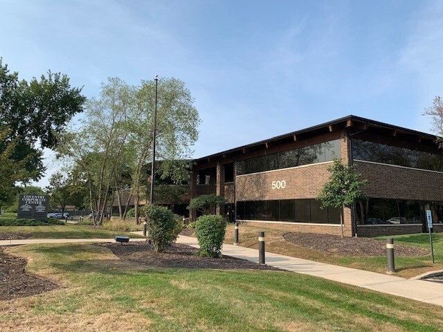 500 Coventry Ln, Crystal Lake, IL for lease - Building Photo - Image 1 of 8