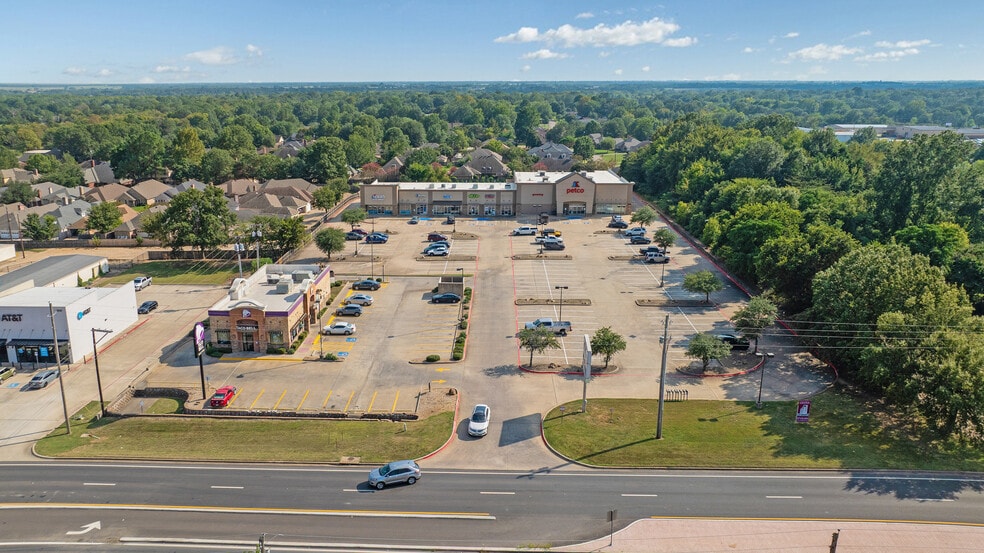 3900 Lamar Ave, Paris, TX for lease - Building Photo - Image 2 of 8