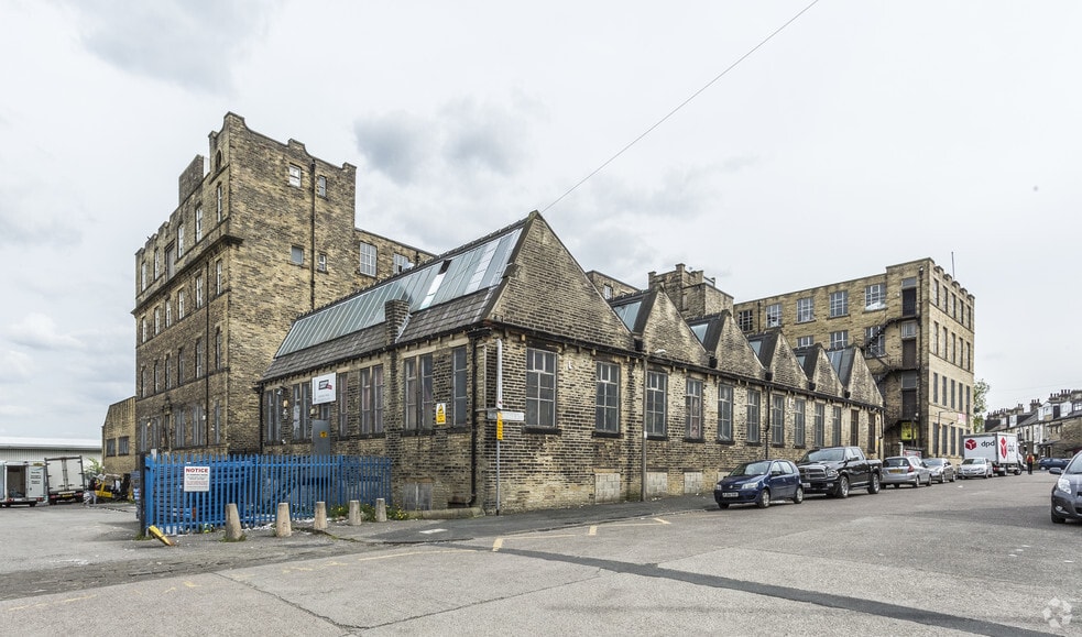 Legrams Ln, Bradford for sale - Primary Photo - Image 1 of 1