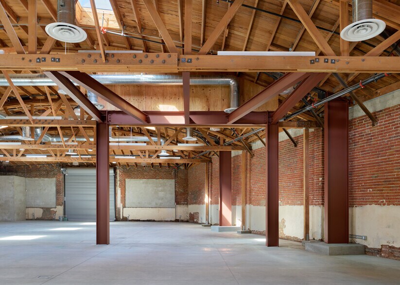407 Molino St, Los Angeles, CA for lease - Building Photo - Image 3 of 10