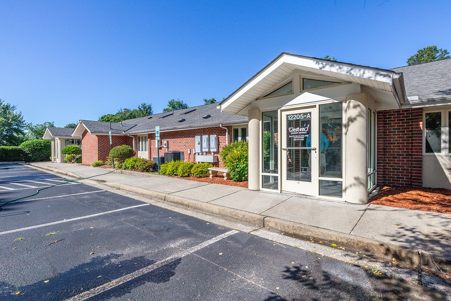 12205 Gayton Rd, Richmond, VA for lease - Building Photo - Image 2 of 12