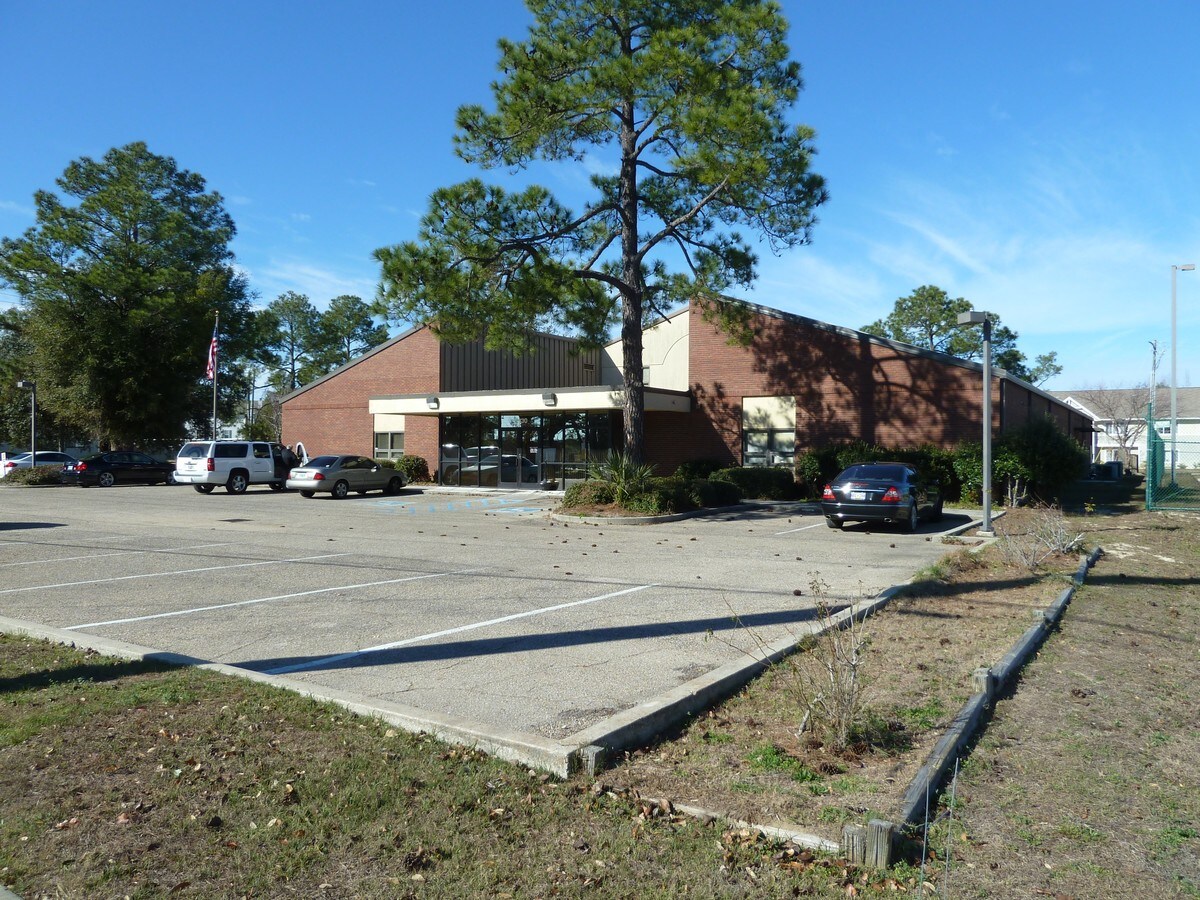 2130 Pass Rd, Biloxi, MS 39531