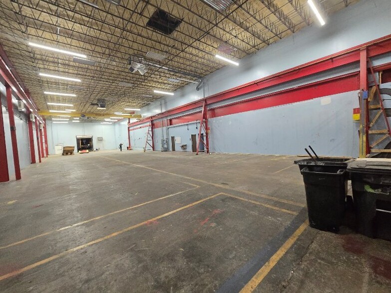 1530 W Sam Houston Pky N, Houston, TX for lease - Building Photo - Image 3 of 10