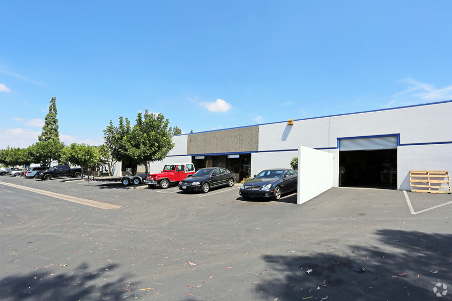 1220 Pioneer St, Brea, CA for lease - Building Photo - Image 2 of 8