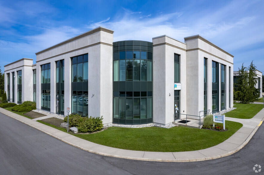 1540 Cornwall Rd, Oakville, ON for lease - Building Photo - Image 1 of 7