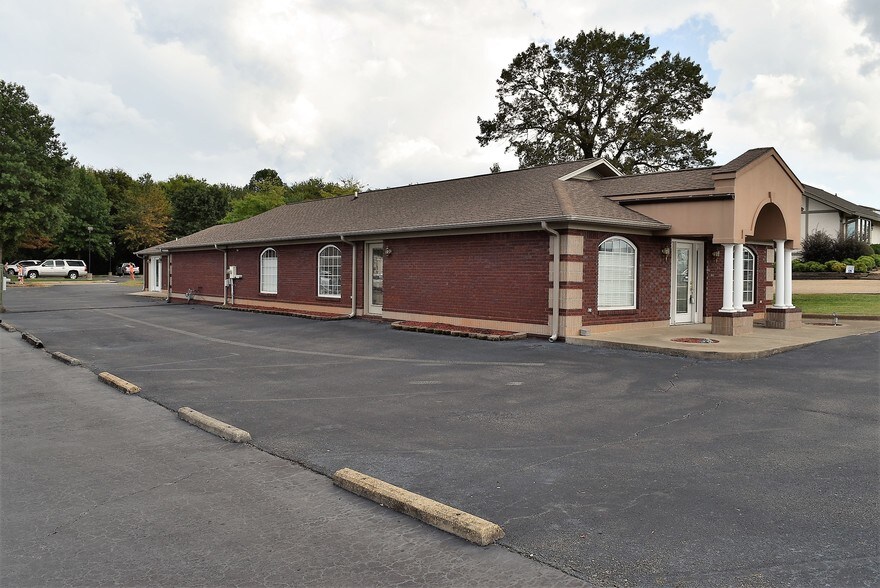 2134 Helton Dr, Florence, AL for sale - Primary Photo - Image 1 of 1