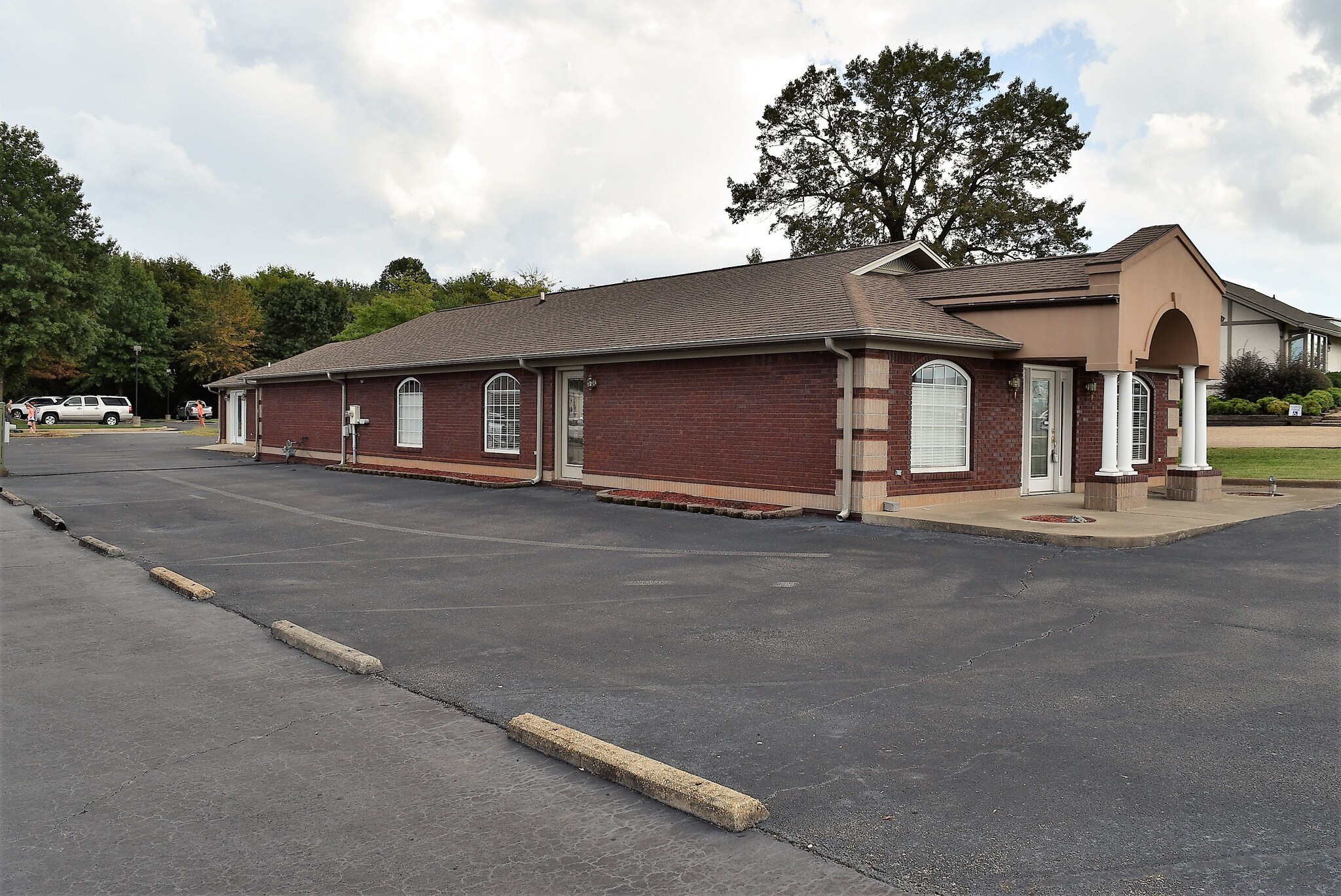 2134 Helton Dr, Florence, AL for sale Primary Photo- Image 1 of 1