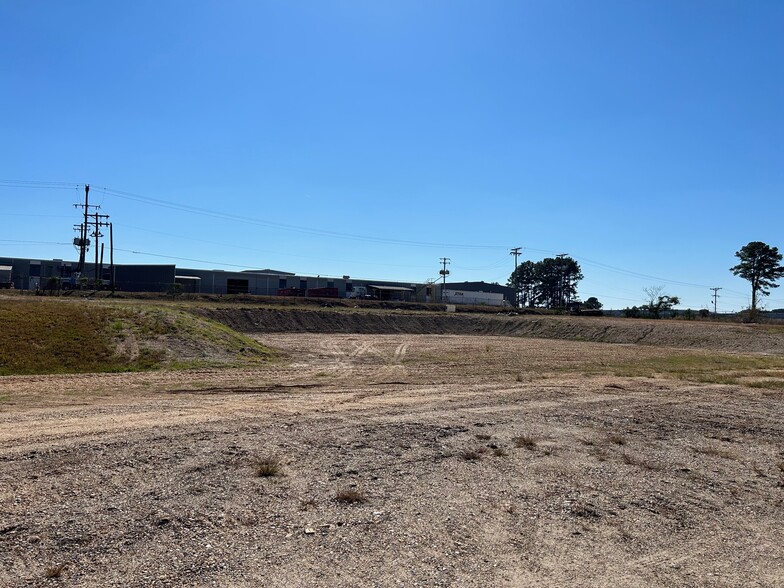 556 Industrial Rd, El Dorado, AR for sale - Building Photo - Image 2 of 7