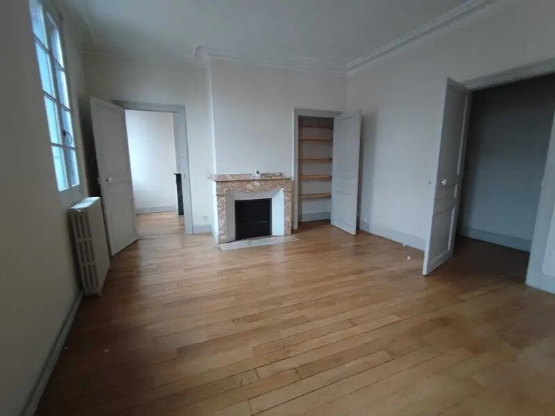 Office in Toulouse for lease Interior Photo- Image 1 of 10