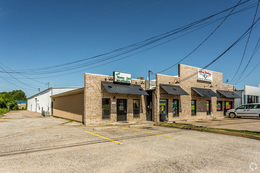 709-713 N Main St, Covington, TN for sale - Primary Photo - Image 1 of 1