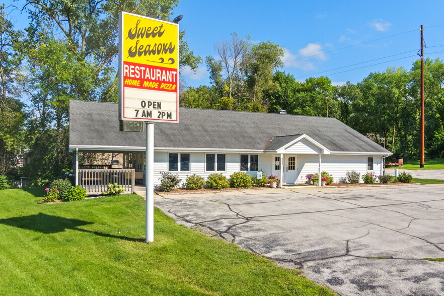 6189 Tielens Rd, Luxemburg, WI for sale - Primary Photo - Image 1 of 15