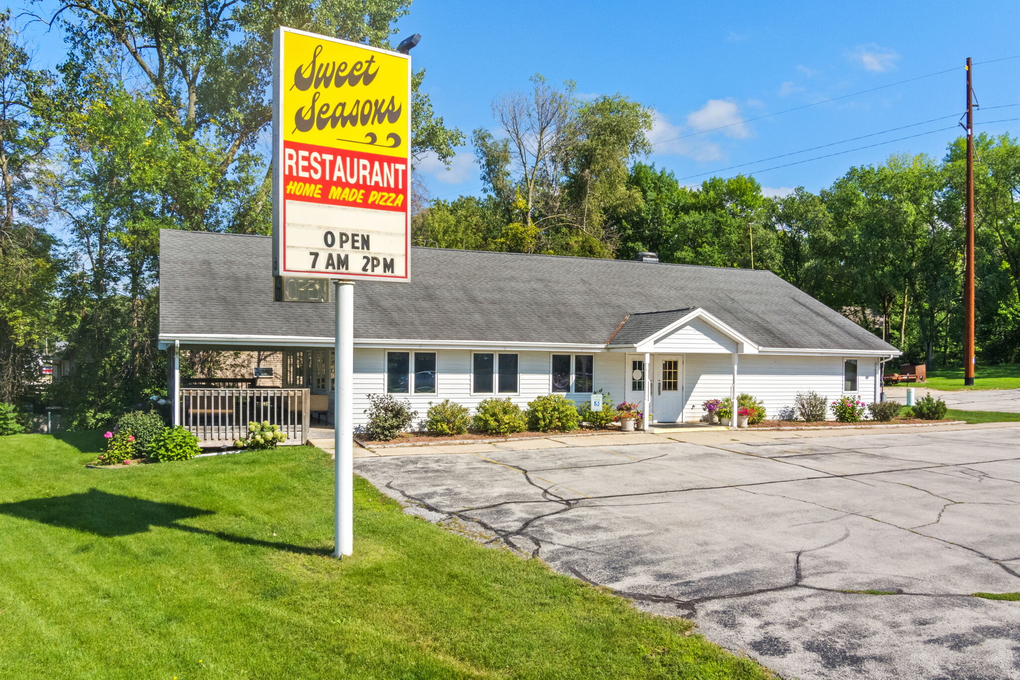 6189 Tielens Rd, Luxemburg, WI for sale Primary Photo- Image 1 of 16