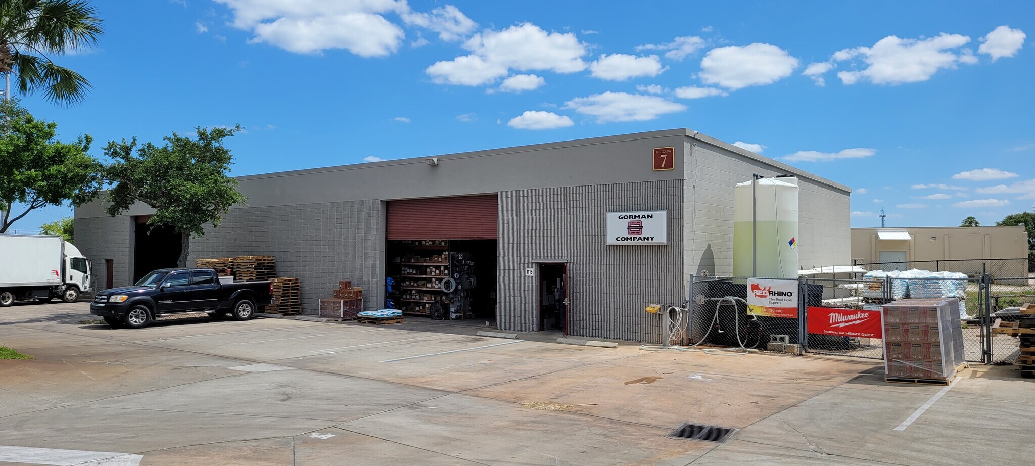 1101 18th Pl, Vero Beach, FL for lease Building Photo- Image 1 of 6