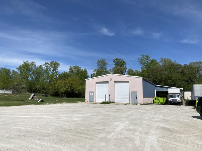 W224S8428 Industrial Dr, Big Bend, WI 53103 | LoopNet