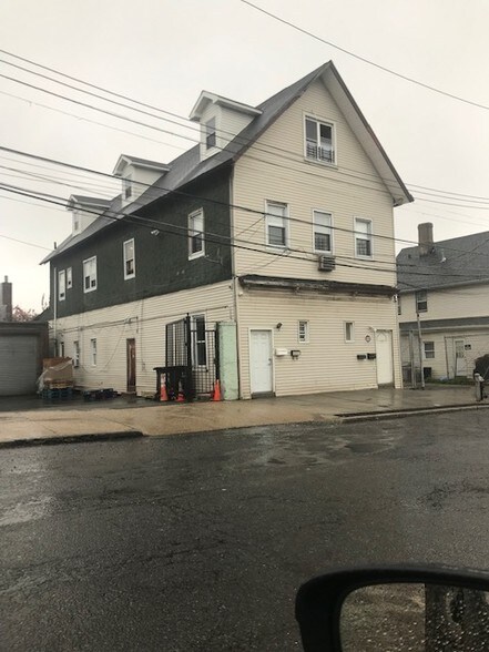 22 Dehart Ave, Staten Island, NY for sale - Primary Photo - Image 1 of 1