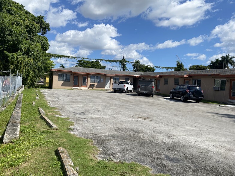 1915-1935 NW 28th St, Miami, FL for sale - Building Photo - Image 2 of 17