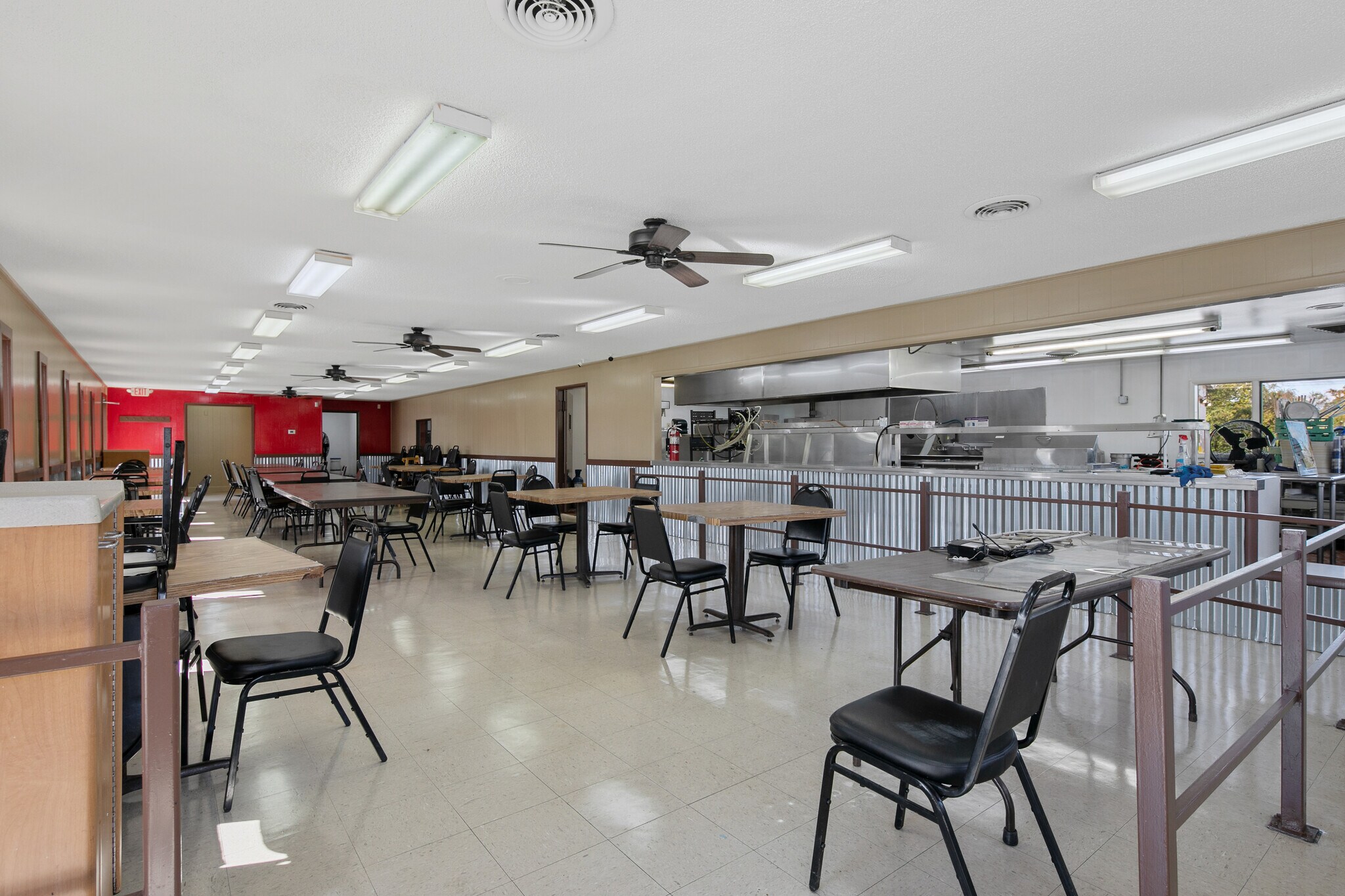 1320 Clinton Rd, Fayetteville, NC for lease Interior Photo- Image 1 of 22