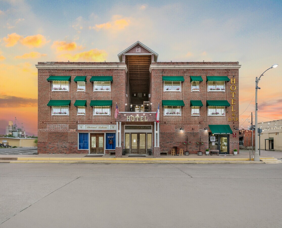 202 W Main St, Brady, TX 76825