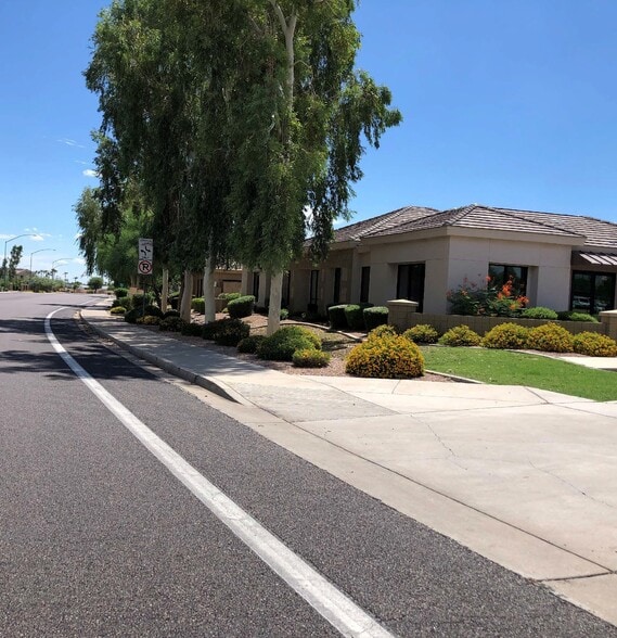 7165 E University Dr, Mesa, AZ for lease - Building Photo - Image 3 of 5