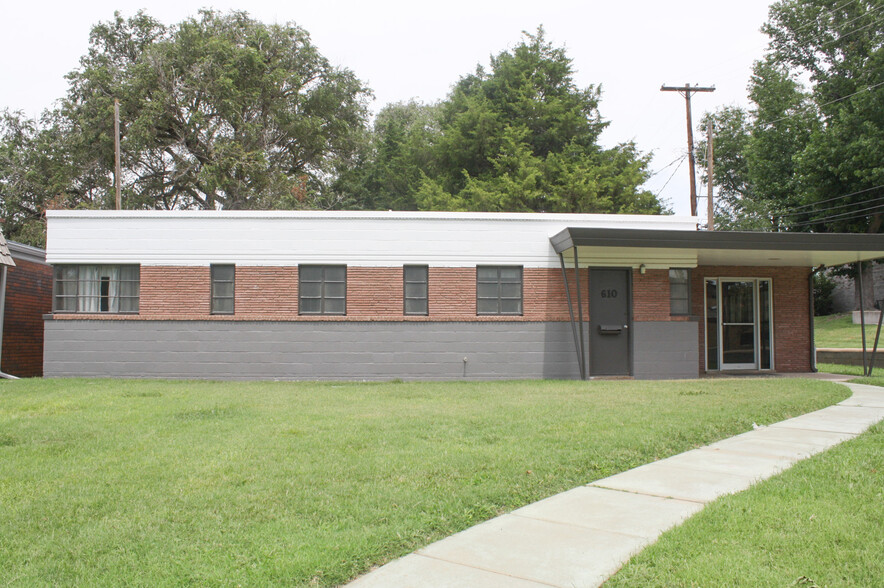 610 E 2nd St, Pratt, KS for sale - Primary Photo - Image 1 of 1