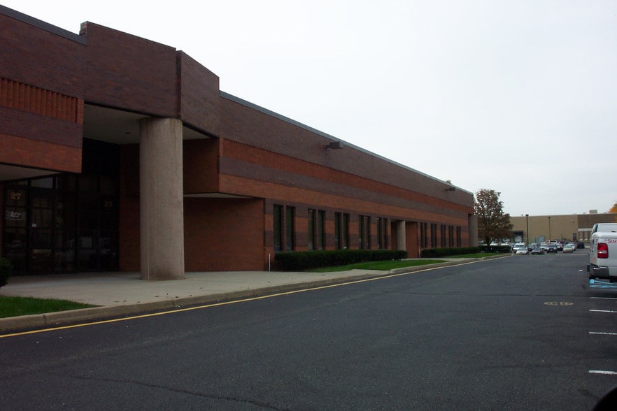 255285 Raritan Center Pkwy, Edison, NJ 08837 Campus Plaza 7