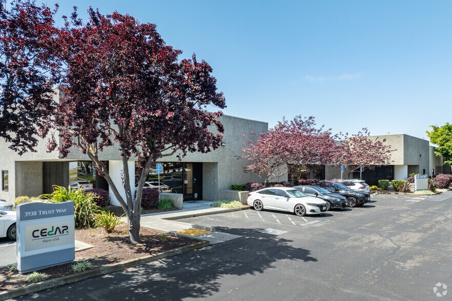 3955 Trust Way, Hayward, CA for lease - Building Photo - Image 2 of 10