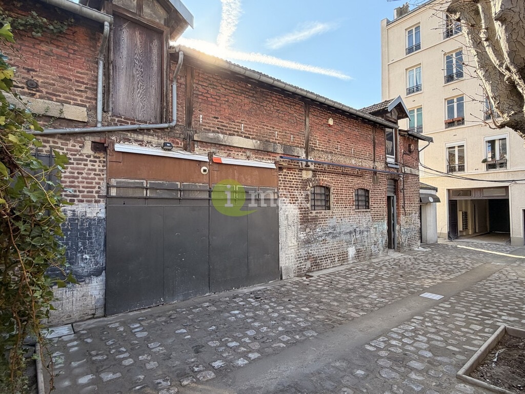 Location Local d'activités 140 m² - Photo 1