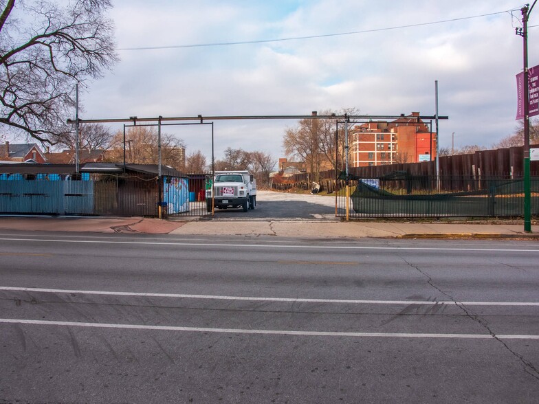 1900 California Ave, Chicago, IL for lease - Primary Photo - Image 1 of 11