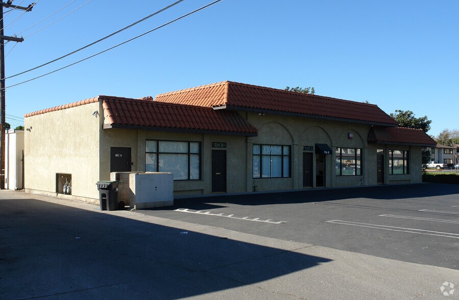 714 E Chapel St, Santa Maria, CA for sale - Primary Photo - Image 1 of 2