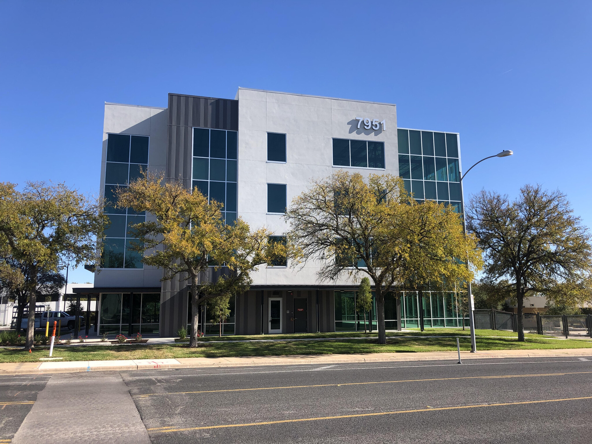 7951 Shoal Creek Blvd, Austin, TX for lease Building Photo- Image 1 of 32