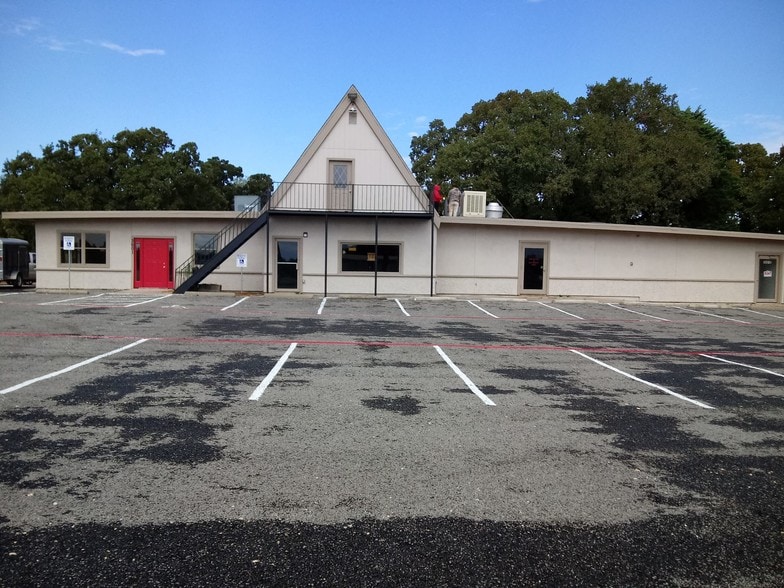 3601 E Hwy 67, Cleburne, TX for lease - Building Photo - Image 2 of 9