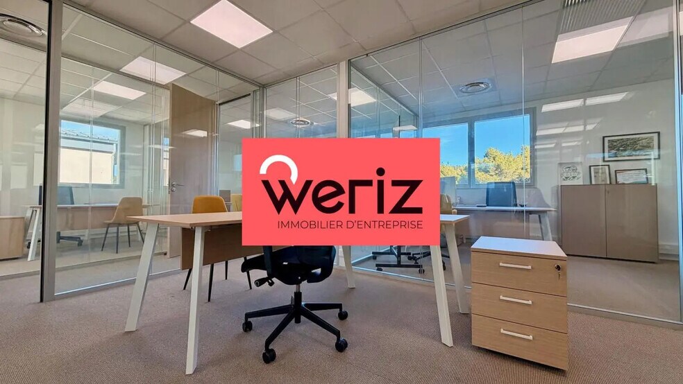 Office in Cassis for lease - Interior Photo - Image 2 of 12