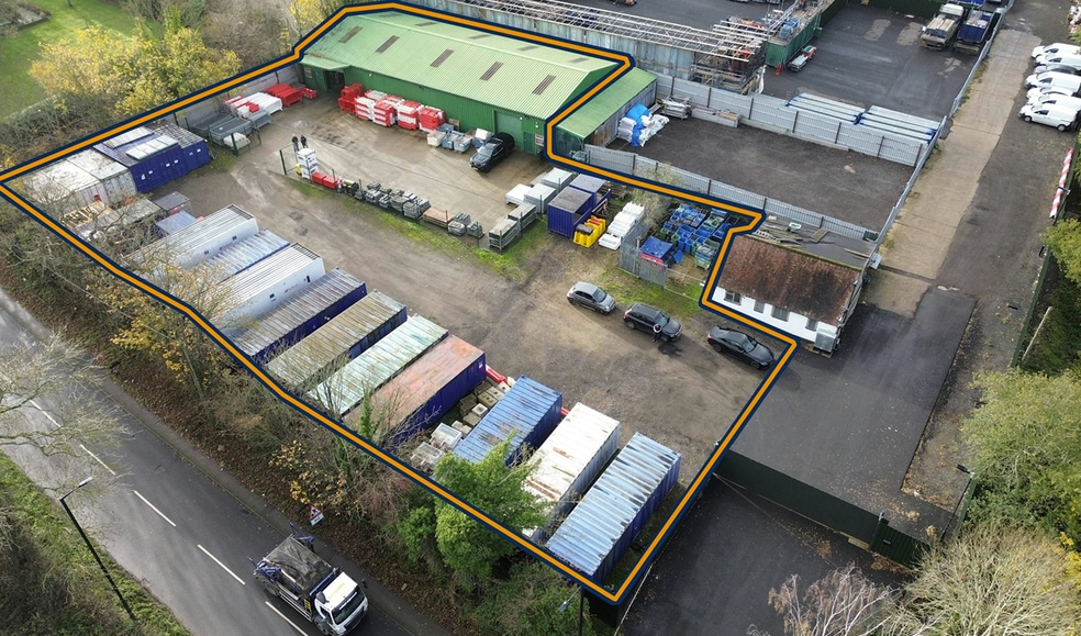 Hillside Yard, Theobalds Park Road, Enfield for lease - Primary Photo - Image 1 of 4