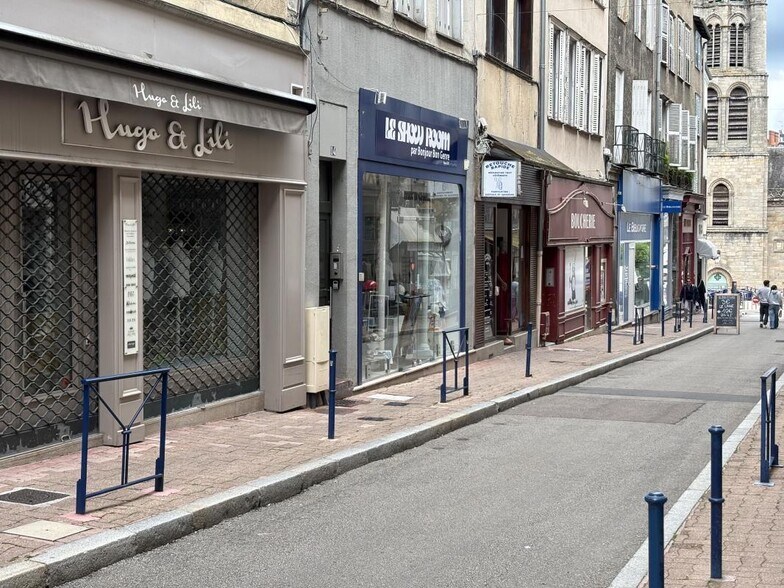 Retail in Limoges for lease - Building Photo - Image 3 of 3
