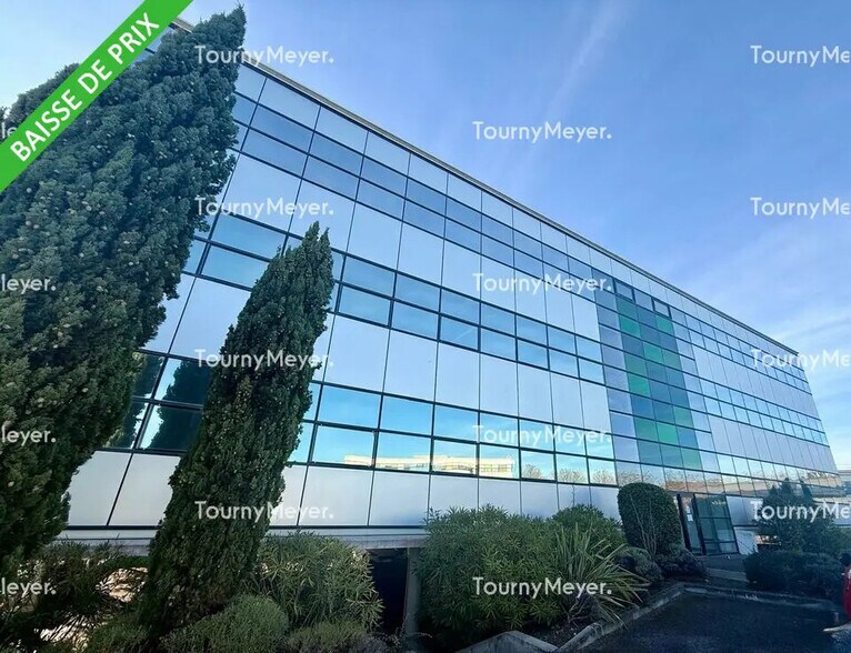Office in Toulouse for lease - Building Photo - Image 1 of 8