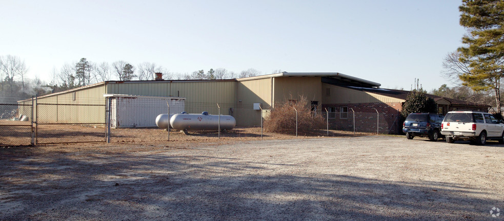 901 Old Bermuda Hundred Rd, Chester, VA for sale - Primary Photo - Image 1 of 1