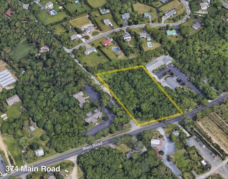 374 Main Rd, Riverhead, NY for sale - Building Photo - Image 1 of 5