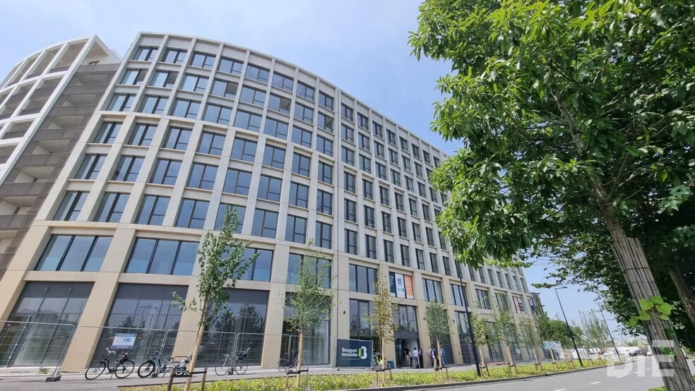 Office in Bordeaux for lease - Building Photo - Image 1 of 19