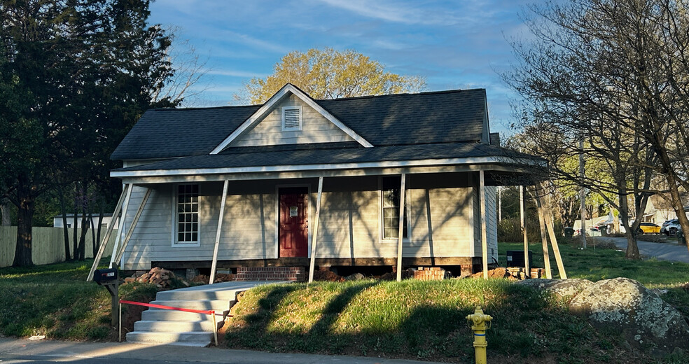 20239 N Main St, Cornelius, NC for sale - Primary Photo - Image 1 of 1