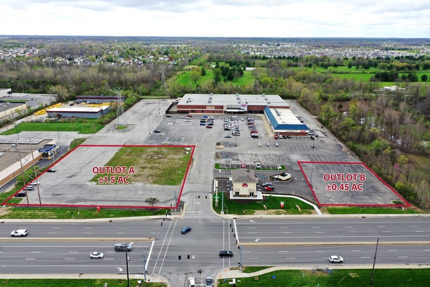 10411-10445 E Washington St, Indianapolis, IN for lease - Building Photo - Image 3 of 9