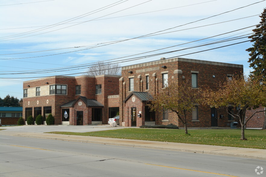 1809-1817 Deckner Ave, Green Bay, WI 54302 - Office for Sale | LoopNet