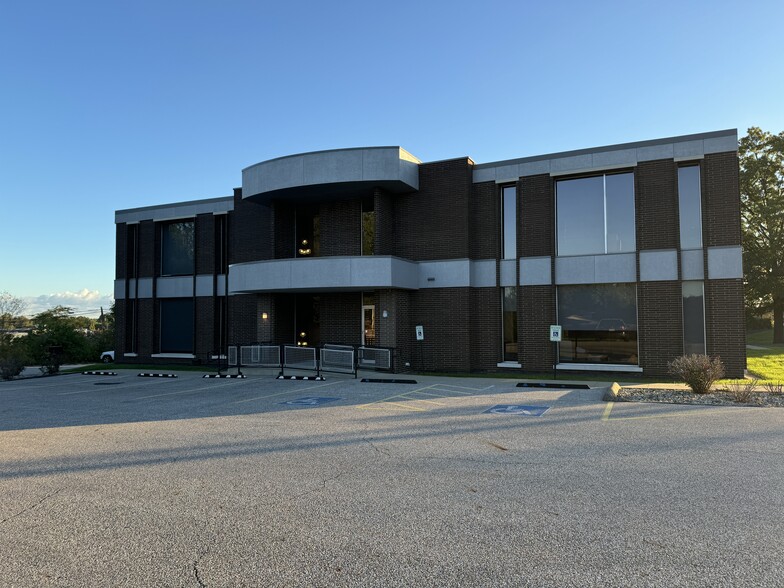 66 S Miller Rd, Fairlawn, OH for lease - Building Photo - Image 3 of 4